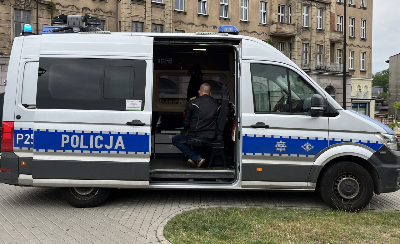 Poszukiwany sprawca przywłaszczenia portfela w Katowicach